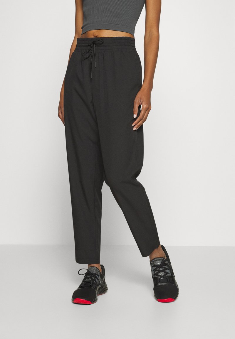 GAP RUNAROUND TAPER PANT Tracksuit bottoms true black/black