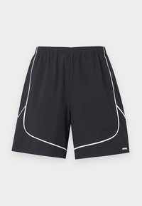 Μαύρο αθλητικό σορτς με λευκή κυρτή διακοσμητική ραφή στα πλάγια, ελαστική μέση και μικρό λογότυπο στο κάτω δεξί πόδι.