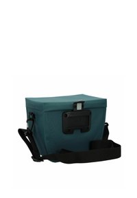 Borsa isolata turchese di forma rettangolare, tessuto texturizzato, patella superiore, accessori in plastica e tracolla regolabile.