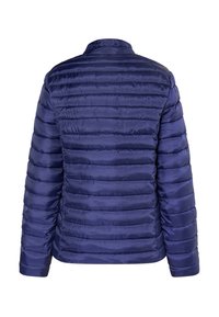Marineblå pufferjakke med et slankt, quiltet design. Har en ståkrave og lange ærmer, lavet af skinnende, letvægtsmateriale.