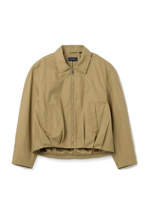 Gecropte, khaki jas met een puntige kraag, voorrits en twee zijzakken. Materiaal lijkt soepel met subtiele stikseldetails.