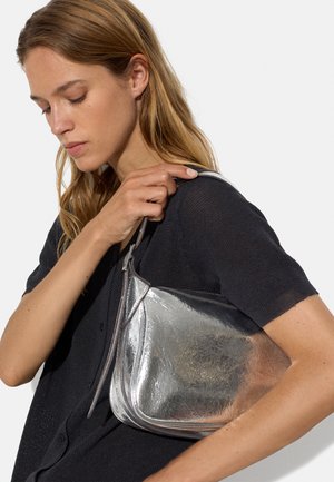PARFOIS STRAP - Käsilaukku - silver