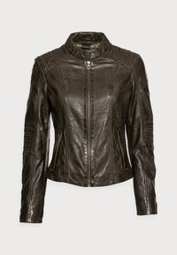 Czarna skórzana kurtka z wysokim kołnierzem, zapięciem na zamek oraz żebrowanym wykończeniem na ramionach i rękawach. Gładka faktura i dopasowany krój.