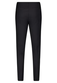 Czarne, dopasowane spodnie o eleganckim kroju, z dwoma tylnymi kieszeniami i gładką fakturą. Bez widocznych wzorów lub detali metalowych.