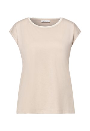 Camiseta beige de mujer con manga corta y cuello redondo, confeccionada en tejido suave, con etiqueta "Street One" en el interior del cuello.