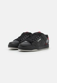 Globe TILT - Sapatilhas de skate - black/chilli