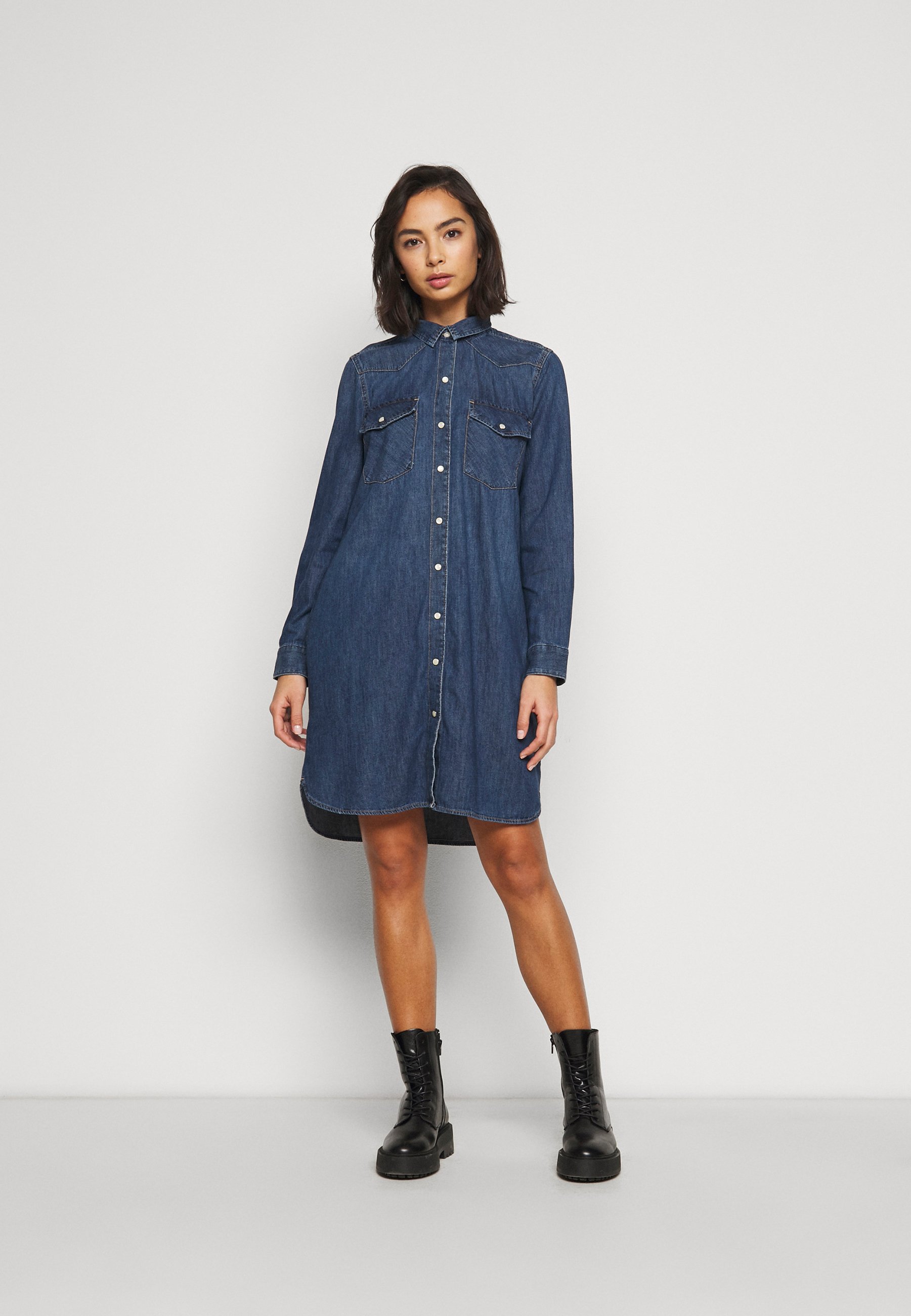 robe grand decollete