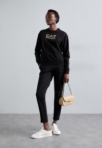 EA7 Emporio Armani TRACKSUIT - Verryttelypuku - black/gold