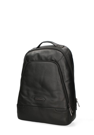 Sac à dos en cuir noir avec une surface texturée, de forme arrondie, fermeture à double zip et une poignée supérieure pour le transport.