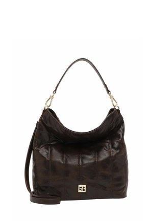 Sac à main en cuir marron foncé avec une seule poignée supérieure, une bandoulière amovible et un petit logo carré doré à l'avant.