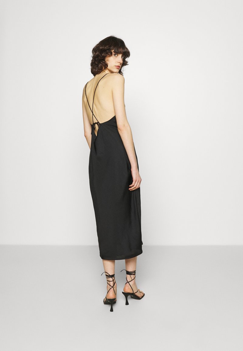 Banana Republic Strappy Bias Midi Slip Koktejlove Saty Na Party Black Cerna Zalando Cz 