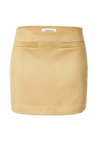 Gelber Minirock aus weichem Stoff, ausgestattet mit zwei schrägen Fronttaschen und einem glatten Bund; minimalistisches Design ohne sichtbare Verschlüsse.
