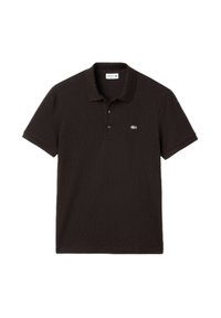 Polo noir en tissu texturé avec un col à revers, des manches courtes et un petit logo sur la poitrine gauche.