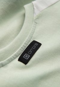 Ombre WITH CONTRASTING - T-shirt basic - llight mint