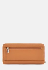 Tasche aus hellbraunem Leder mit glatter Textur, Reißverschlusstasche auf der Rückseite und minimalistischer Gestaltung. Mit silbernem Hardware-Accents.