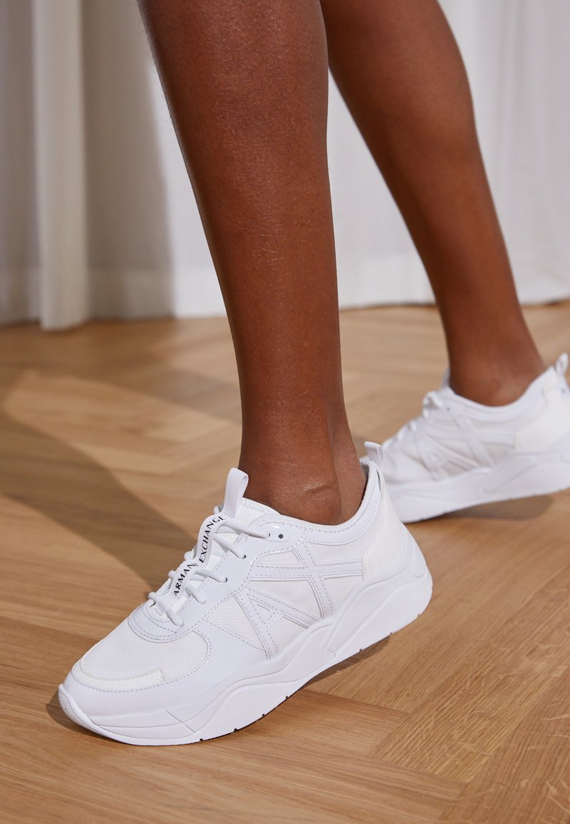 Armani Exchange - LACE UP - Sneakersy niskie, Powiększ
