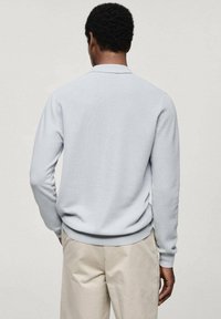 Mango Top s dlhým rukávom - light blue