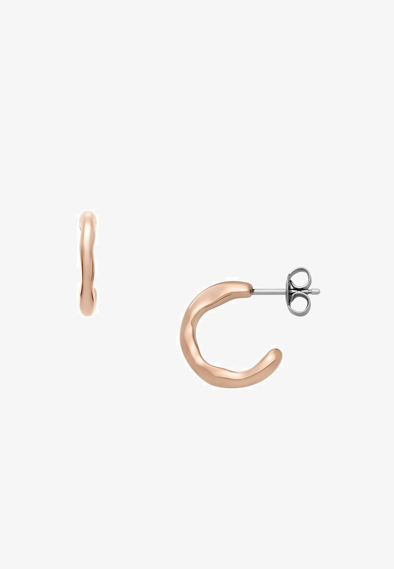 Korvakorut vaaleanpunakullasta, joissa on aaltoileva muotoilu. Varustettu hopeisella tukivarrella ja takapinnalla, jotka takaavat turvallisen käytön. Silkkinen pinta, nykyaikainen muoto.