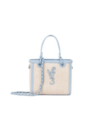 Piccola borsa rettangolare beige intrecciata con rifinitura in pelle celeste, manici, tracolla a catena e logo VF33 sulla parte frontale.