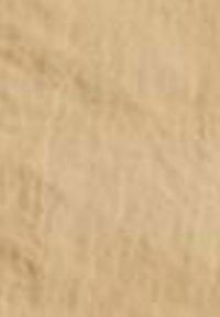 Beige papirtekstur med en glat, mat overflade. Subtile variationer i nuance skaber en blød, ensartet baggrund. Ingen synlige mønstre eller accentuer.