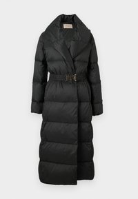 Kabát z prachového peří - nero
