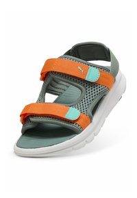 Puma EVOLVE BADE - Pohodni sandali - green moon orange glo aquatic