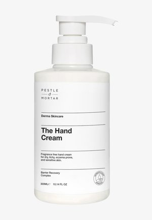 Flacon pompe blanc étiqueté "Pestle & Mortar The Hand Cream" pour peau sèche, irritée, sujette à l'eczéma, sensible, 300 ml, approuvé par des dermatologues.