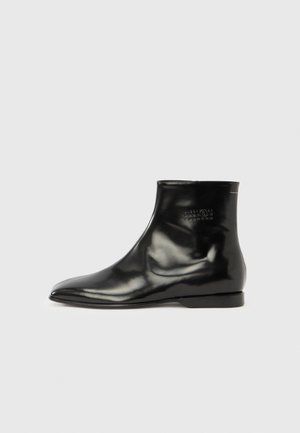 Kotníkové boty - black