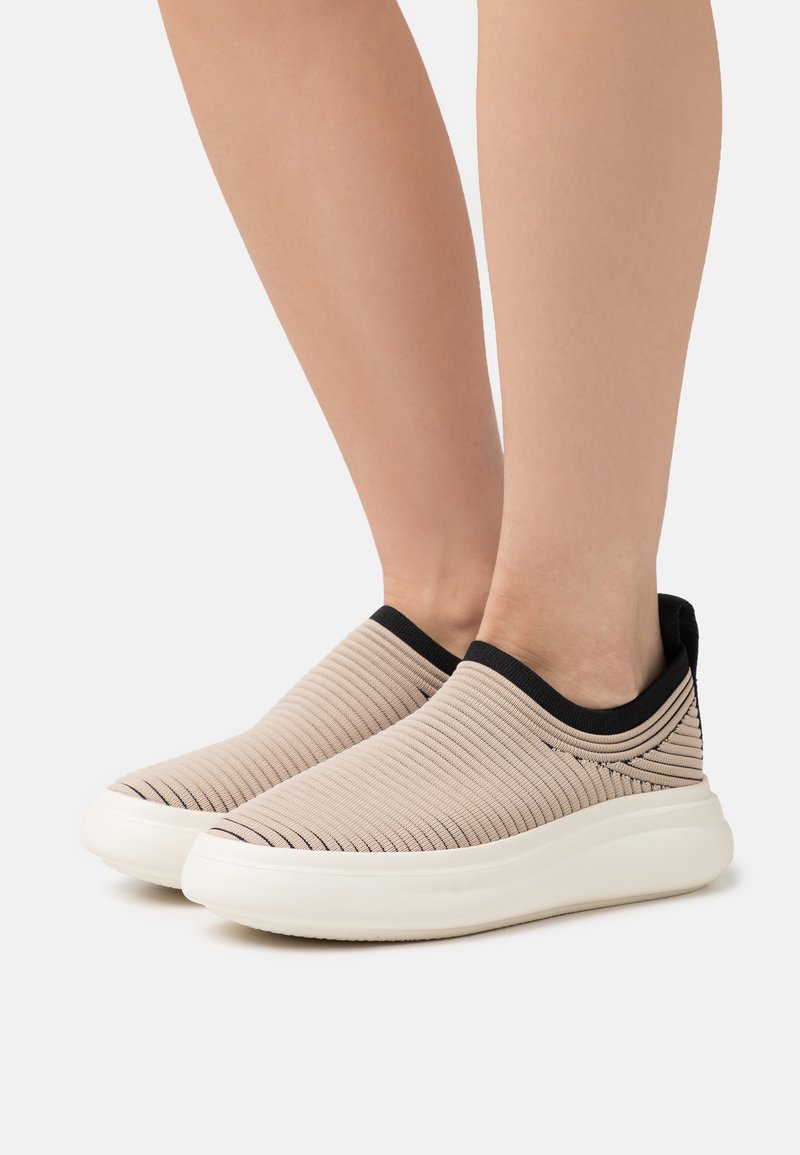 rag & bone BRIXLEY SLIP ON Sneaker low creme/black/beige Zalando.de