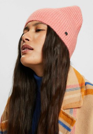Beanie - coral