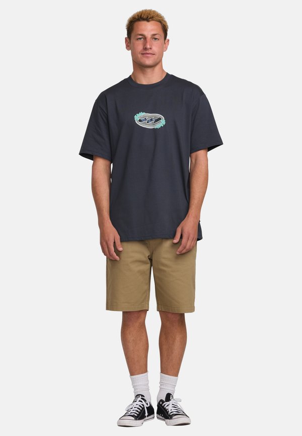 FLOURISH  - Print T-shirt4