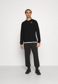 Reebok PIPING CREW - Camisola - black