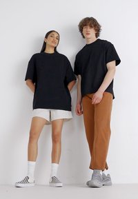 Jack & Jones PREMIUM JPRBLAHARVEY TEE UNISEX - Basic póló - black