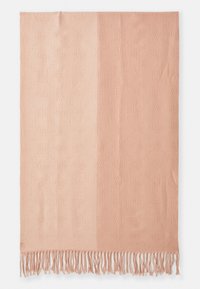 Lys pink rektangulær tørklæde med subtile præget blomster mønstre og snoede frynser langs de kortere kanter.