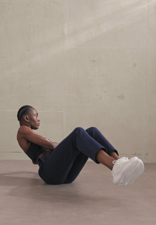 POWERREACT BIG LOGO GRAPHIC BRA - Light support sports bra3