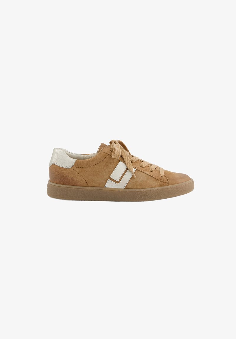 Bruine suede sneakers met witte accenten, ronde neus, vetersluiting en een gestructureerde rubberen zool. Gladde binnenvoering.