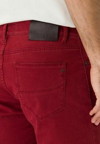 BRAX STYLE CADIZ - Broek - burned red