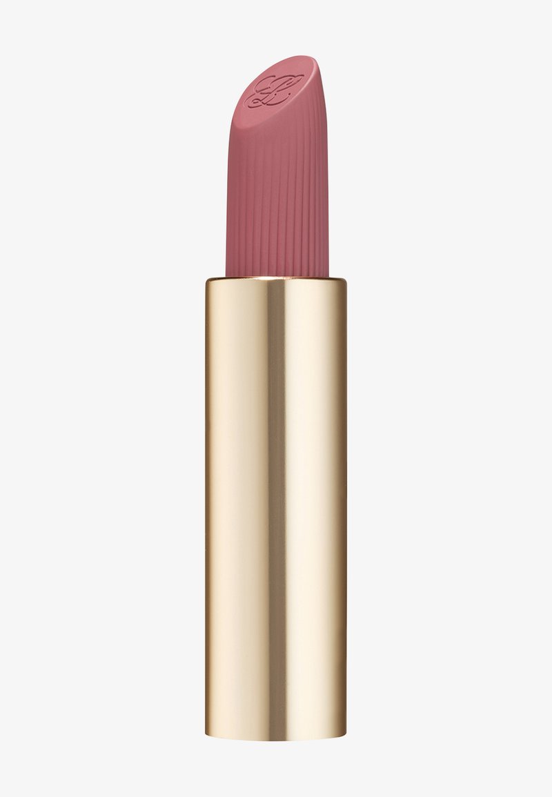 Rouge à lèvres mauve mat avec texture rainurée et logo embossé, présenté dans un étui cylindrique doré et brillant.
