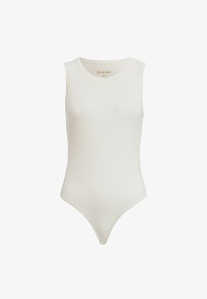 Witte geribbelde bodysuit met een ronde halslijn en mouwloos ontwerp, voorzien van een passend figuur en een hoge uitsnijding aan de onderkant.