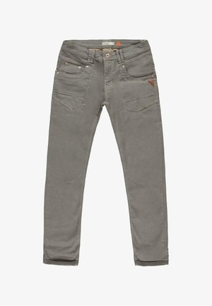Grijze casual broek met meerdere voorzakken, ceintuurlussen en een knoopsluiting, afgebeeld op een witte achtergrond.