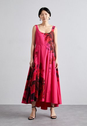 STRAPPY SCOOP NECK VOLUME HEM DRESS - Îmbrăcăminte de ocazie - cerise