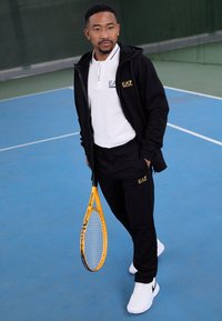 EA7 Emporio Armani TRAIN CORE TRACKSUIT HOODIE SET - Tuta - black/gold