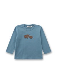 Blaues langärmeliges Baumwollhemd mit braunem gesticktem Design von zwei Tieren auf der Vorderseite, mit Rundhalsausschnitt und Druckknopf an der Schulter.