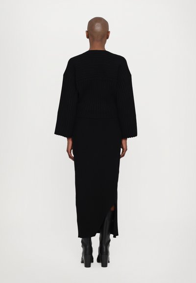 AERON MORROW - Jopica - black