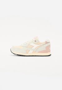 Unselected, adobe rose/bleached sand