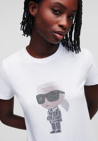 KARL LAGERFELD IKON RHINESTONE - Triko s potiskem - white