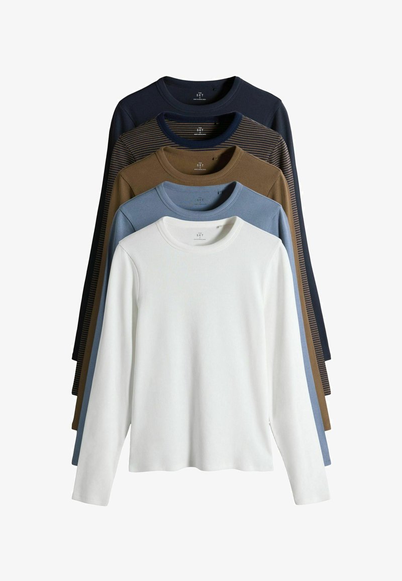 Set aus fünf Langarm-T-Shirts in verschiedenen Farben: Weiß, Blau, Braun, Oliv und Dunkelblau, mit Rundhalsausschnitt und geripptem Struktur.