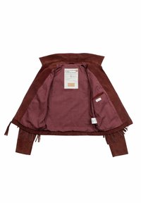 Smeđa jakna od kože na brušenje s detaljima resica, podstava od bordo tkanine. Ima unutarnje oznake i opušteni kroj sa šal ovratnikom.