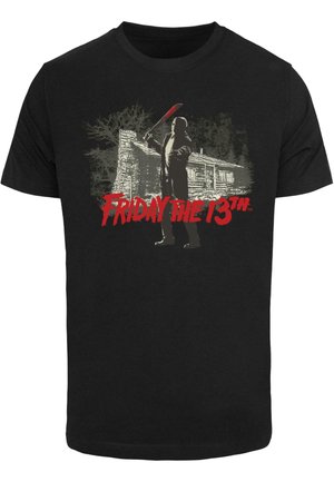 Schwarzes Baumwoll-T-Shirt mit einer Grafik einer Figur, die vor einer Hütte eine Waffe schwingt, und dem Schriftzug "FRIDAY THE 13th" in Rot.
