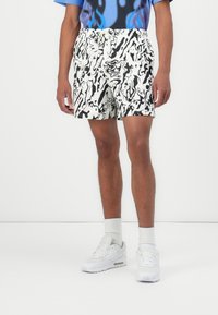 Nike Sportswear - CLUB SHORT - Tracksuit bottoms - sail/black Thumbnail Image 1